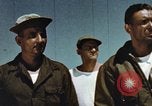 Standbild Air Force Boden crew Pacific Theater, 1945, aus Sekunde 32 historischem Filmmaterial Videoclip 65675023222