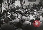Image Le président Truman annonce le Japon abandon Washington DC USA, 1945, de la seconde 16 séquences d'archives historiques vidéo 65675023237
