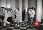 Image Le président Truman annonce le Japon abandon Washington DC USA, 1945, de la seconde 27 séquences d'archives historiques vidéo 65675023237