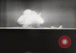 Image explosion d'une bombe atomique New Mexico United States USA, 1945, de la seconde 16 séquences d'archives historiques vidéo 65675023238