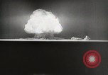 Image explosion d'une bombe atomique New Mexico United States USA, 1945, de la seconde 18 séquences d'archives historiques vidéo 65675023238