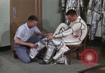 Immagine di Astronauta Virgil Grissom United States USA, 1960, secondo 17 filmato di repertorio 65675023292