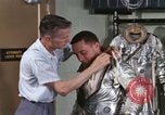 Immagine di Astronauta Virgil Grissom United States USA, 1960, secondo 37 filmato di repertorio 65675023292