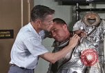 Immagine di Astronauta Virgil Grissom United States USA, 1960, secondo 38 filmato di repertorio 65675023292