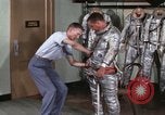 Immagine di Astronauta Virgil Grissom United States USA, 1960, secondo 48 filmato di repertorio 65675023292