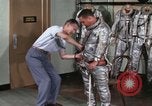 Immagine di Astronauta Virgil Grissom United States USA, 1960, secondo 49 filmato di repertorio 65675023292