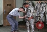 Immagine di Astronauta Virgil Grissom United States USA, 1960, secondo 51 filmato di repertorio 65675023292