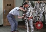 Immagine di Astronauta Virgil Grissom United States USA, 1960, secondo 52 filmato di repertorio 65675023292