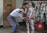 Immagine di Astronauta Virgil Grissom United States USA, 1960, secondo 53 filmato di repertorio 65675023292