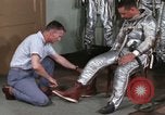 Immagine di Astronauta Virgil Grissom United States USA, 1960, secondo 55 filmato di repertorio 65675023292