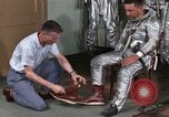 Immagine di Astronauta Virgil Grissom United States USA, 1960, secondo 57 filmato di repertorio 65675023292