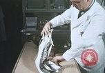 Image chimpanzé pour vaisseaux spatiaux testing United States USA, 1960, de la seconde 13 séquences d'archives historiques vidéo 65675023323