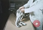 Image chimpanzé pour vaisseaux spatiaux testing United States USA, 1960, de la seconde 15 séquences d'archives historiques vidéo 65675023323
