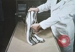 Image chimpanzé pour vaisseaux spatiaux testing United States USA, 1960, de la seconde 17 séquences d'archives historiques vidéo 65675023323
