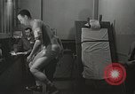 Immagine di Astronauta subisce il test Ohio United States USA, 1959, secondo 10 filmato di repertorio 65675023393