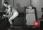 Immagine di Astronauta subisce il test Ohio United States USA, 1959, secondo 35 filmato di repertorio 65675023393