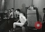 Immagine di Astronauta subisce il test Ohio United States USA, 1959, secondo 38 filmato di repertorio 65675023393