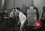 Immagine di Astronauta subisce il test Ohio United States USA, 1959, secondo 45 filmato di repertorio 65675023393