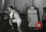 Immagine di Astronauta subisce il test Ohio United States USA, 1959, secondo 59 filmato di repertorio 65675023393