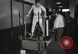 Immagine di Astronauta Hal Crandall Ohio United States USA, 1959, secondo 50 filmato di repertorio 65675023398