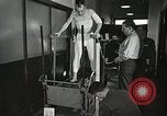 Immagine di Astronauta Hal Crandall Ohio United States USA, 1959, secondo 52 filmato di repertorio 65675023398