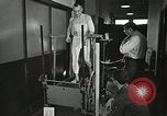 Immagine di Astronauta Hal Crandall Ohio United States USA, 1959, secondo 61 filmato di repertorio 65675023398