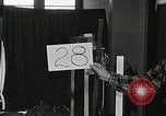 Immagine di Astronauta Hal Crandall Ohio United States USA, 1959, secondo 8 filmato di repertorio 65675023403