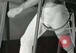 Immagine di Astronauta Hal Crandall Ohio United States USA, 1959, secondo 55 filmato di repertorio 65675023403