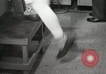 Immagine di Astronauta Hal Crandall essendo testato fitness Ohio United States USA, 1959, secondo 4 filmato di repertorio 65675023413