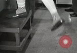 Immagine di Astronauta Hal Crandall essendo testato fitness Ohio United States USA, 1959, secondo 12 filmato di repertorio 65675023413