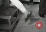 Immagine di Astronauta Hal Crandall essendo testato fitness Ohio United States USA, 1959, secondo 16 filmato di repertorio 65675023413