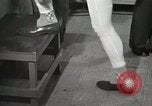 Immagine di Astronauta Hal Crandall essendo testato fitness Ohio United States USA, 1959, secondo 17 filmato di repertorio 65675023413