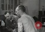 Immagine di Astronauta Hal Crandall essendo testato fitness Ohio United States USA, 1959, secondo 25 filmato di repertorio 65675023413