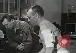Immagine di Astronauta Hal Crandall essendo testato fitness Ohio United States USA, 1959, secondo 32 filmato di repertorio 65675023413