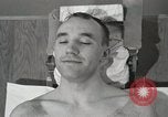 Immagine di Astronauta Hal Crandall essendo testato fitness Ohio United States USA, 1959, secondo 55 filmato di repertorio 65675023413