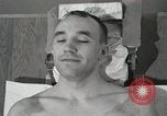 Immagine di Astronauta Hal Crandall essendo testato fitness Ohio United States USA, 1959, secondo 58 filmato di repertorio 65675023413