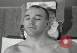 Immagine di Astronauta Hal Crandall essendo testato fitness Ohio United States USA, 1959, secondo 60 filmato di repertorio 65675023413