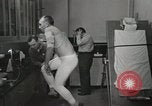 Immagine di Test della NASA Hal Crandall per fitness Ohio United States USA, 1959, secondo 7 filmato di repertorio 65675023415