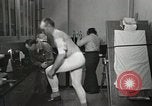 Immagine di Test della NASA Hal Crandall per fitness Ohio United States USA, 1959, secondo 10 filmato di repertorio 65675023415