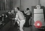 Immagine di Test della NASA Hal Crandall per fitness Ohio United States USA, 1959, secondo 11 filmato di repertorio 65675023415