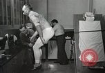 Immagine di Test della NASA Hal Crandall per fitness Ohio United States USA, 1959, secondo 14 filmato di repertorio 65675023415