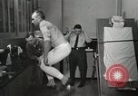 Immagine di Test della NASA Hal Crandall per fitness Ohio United States USA, 1959, secondo 16 filmato di repertorio 65675023415