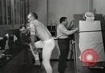 Immagine di Test della NASA Hal Crandall per fitness Ohio United States USA, 1959, secondo 18 filmato di repertorio 65675023415