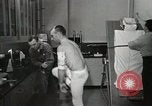 Immagine di Test della NASA Hal Crandall per fitness Ohio United States USA, 1959, secondo 22 filmato di repertorio 65675023415