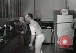 Immagine di Test della NASA Hal Crandall per fitness Ohio United States USA, 1959, secondo 24 filmato di repertorio 65675023415