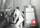 Immagine di Test della NASA Hal Crandall per fitness Ohio United States USA, 1959, secondo 32 filmato di repertorio 65675023415