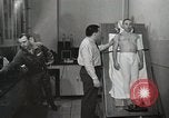 Immagine di Test della NASA Hal Crandall per fitness Ohio United States USA, 1959, secondo 40 filmato di repertorio 65675023415
