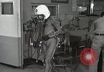 Immagine di Astronauta Tom Bogan Ohio United States USA, 1959, secondo 17 filmato di repertorio 65675023423