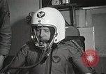 Immagine di Astronauta di mercurio Ohio United States USA, 1959, secondo 13 filmato di repertorio 65675023431
