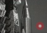 Standbild Atlas Rakete 6 B Cape Canaveral Florida USA, 1958, aus Sekunde 45 historischem Filmmaterial Videoclip 65675023459